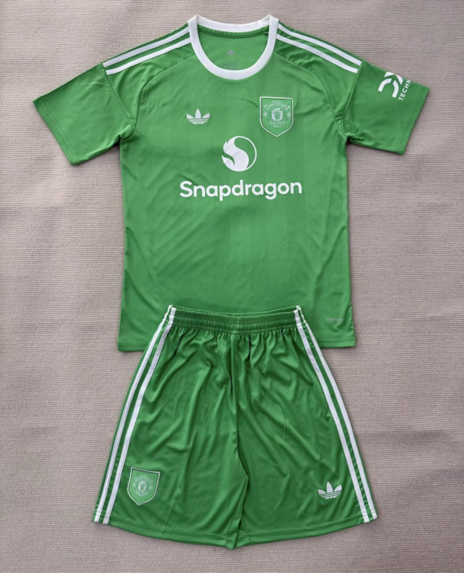 Manchester United Green Goalkeeper Kids Suit 25/26
