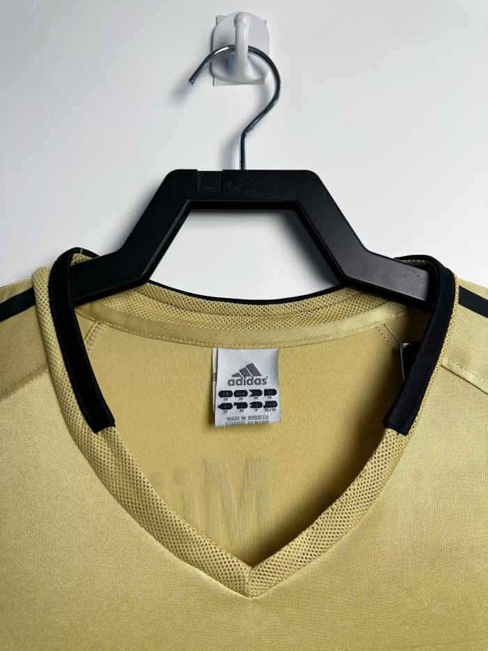 Bayern Munich Away Retro Jersey 2003/04