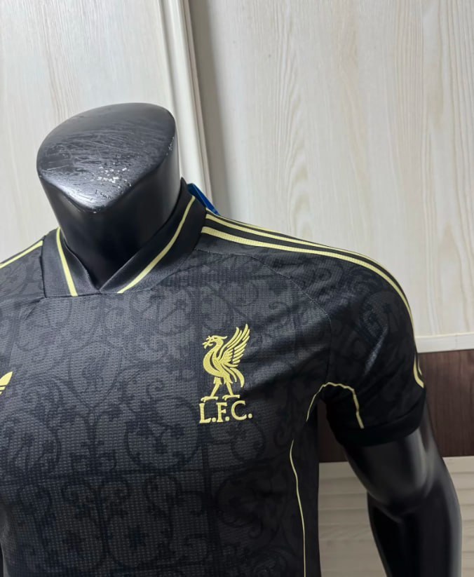 Liverpool Lifestyle Retro Player Jersey 25/26