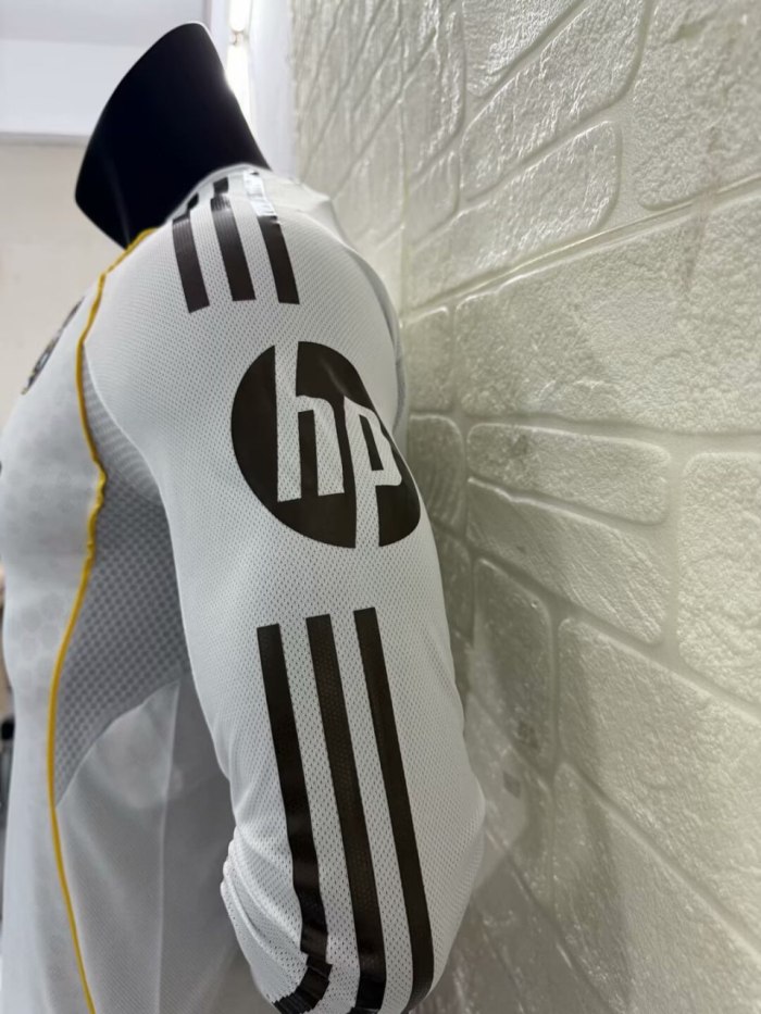 Real Madrid Home Modrić Limited Edition Player Version Long Sleeve Man Jersey 25/26