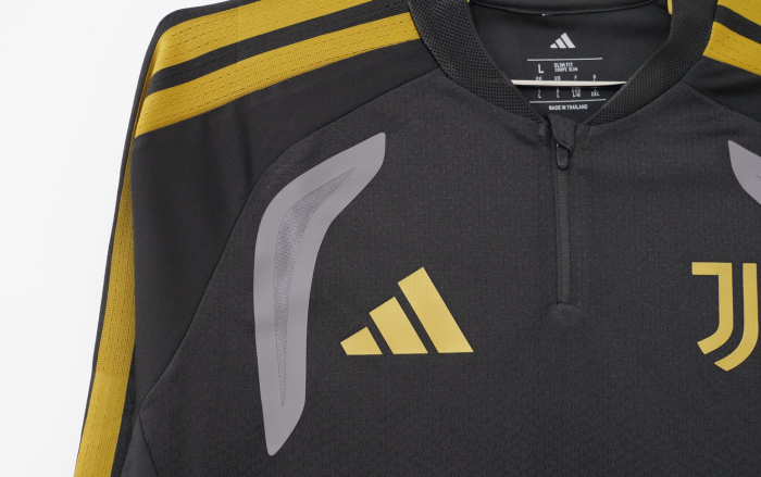 Juventus Player Version Quarter-Zip Training Top 2026