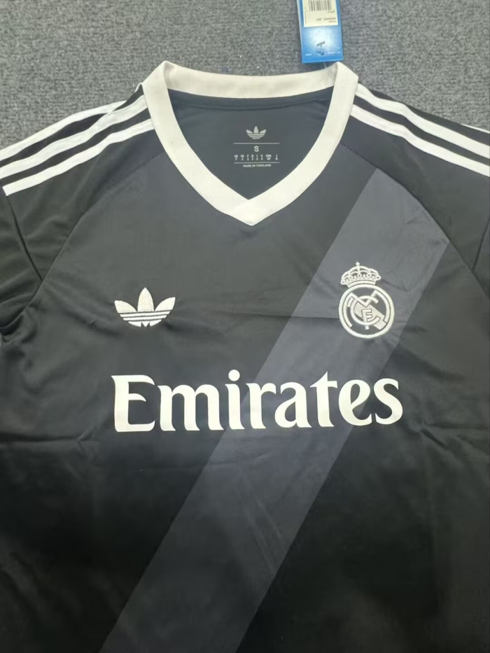 Real Madrid Away Men Jersey 27/28