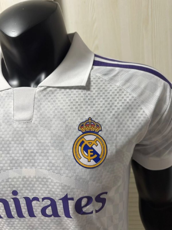 Real Madrid Home Player Men Jersey 27/28