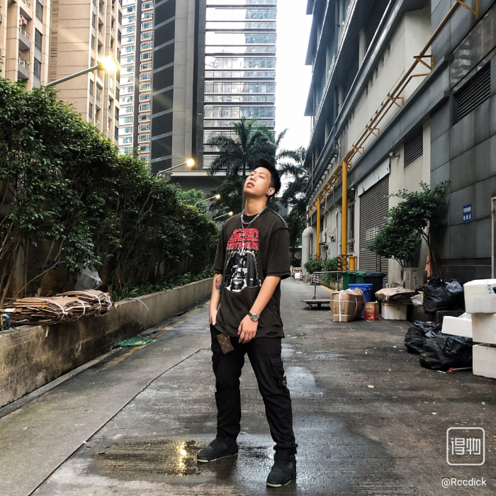 Air Jordan 4 Retro x KAWS Black 2017 (930155-001)