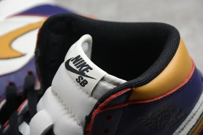 SB x Air Jordan 1 Retro High OG“Court Purple” CD6578-507