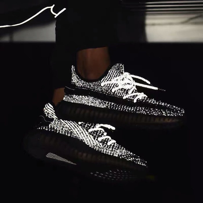 Yeezy Boost 350 V2“Black Static” Reflective EF2368
