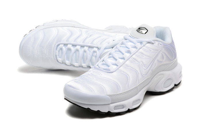 Air Max Plus WMNS “Reflective” FZ4342-001