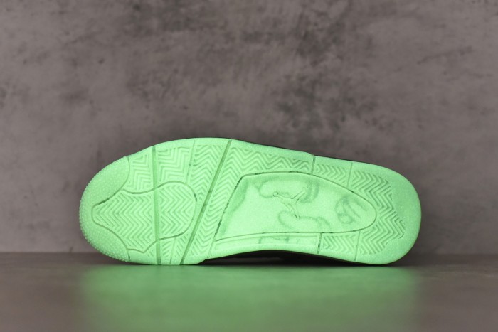 Kaws x Air Jordan 4 Retro “Cool Grey” 930155-003