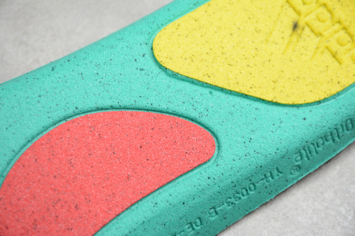 Yeezy Boost 700 V3 Black H67799