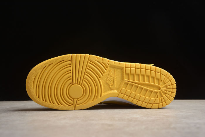 SB Dunk Low Twist “Vivid Sulfur” White DZ2794-10