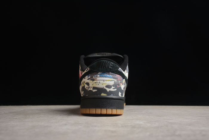 Supreme x SB Dunk Low 'Rammellzee' FD8778‑001