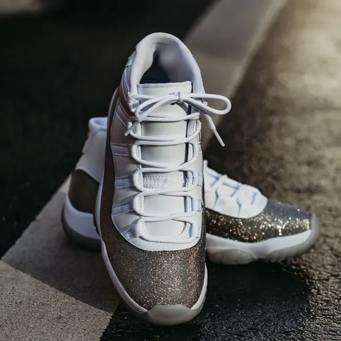 Air Jordan 11 WMNS “Metallic Silver” AR0715-100