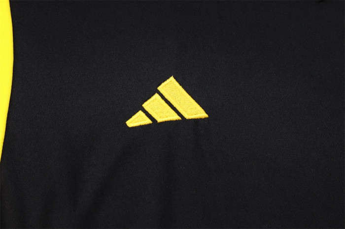 Juventus Training Jersey 23/24