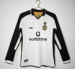 Manchester United 2001/02 Reversible Centenary Long Sleeve Retro Jersey