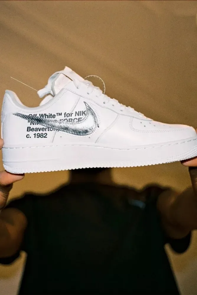 Conplex Con Off-White x MoMa x Air Force 1'07 Virgil White with Zip-Tie AV5210-100