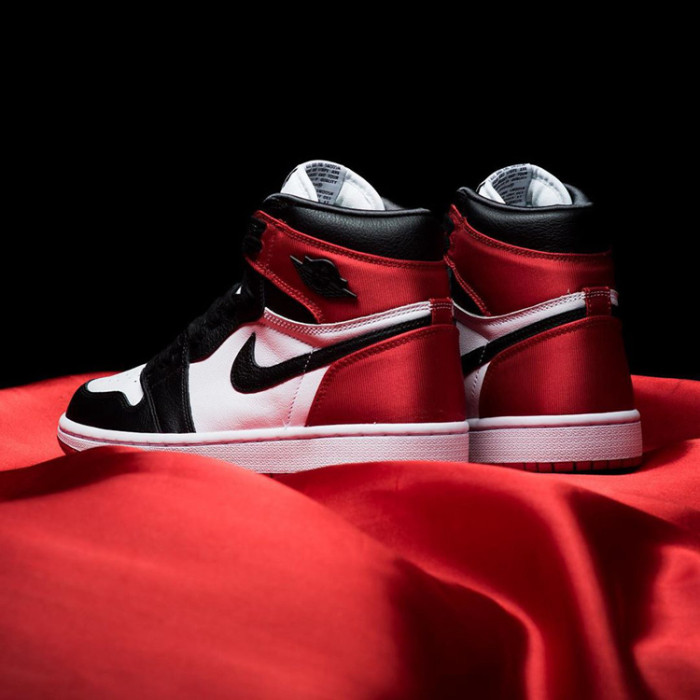 Air Jordan 1 Satin Black Toe”WMNSCD0461-016