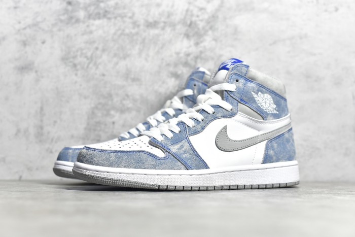 Air Jordan 1 Retro High OG Hyper Royal Sneaker 555088-402