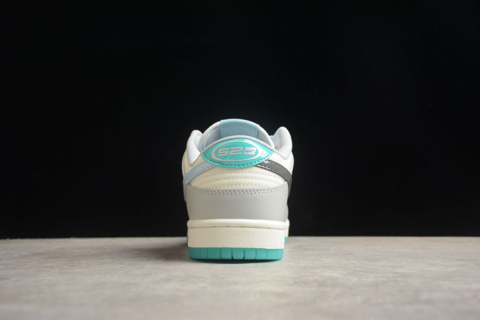 SB Dunk Low 520 FN3433-141