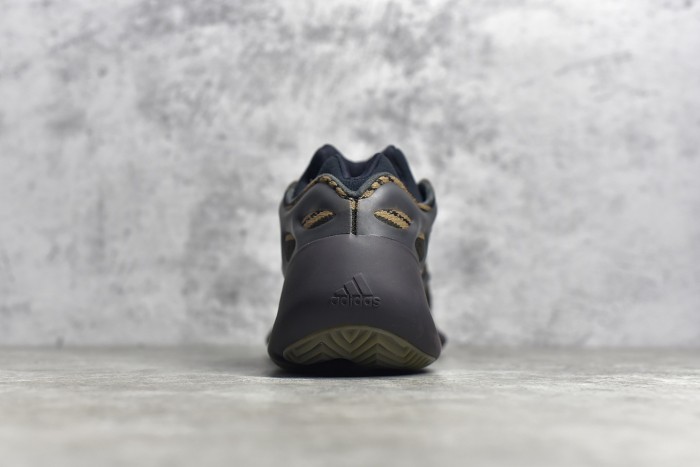 Yeezy Boost 700 V3“Clay Brown” GY0189