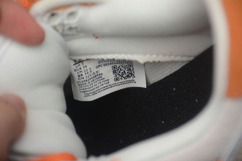 SB Dunk Low SE milk white orange/off-white double hook