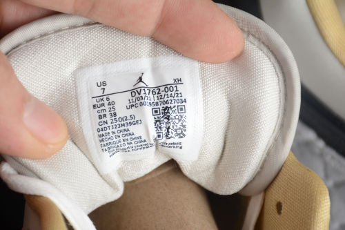 Air Jordan 1 Low Beaded Swooshes - DV1762-001