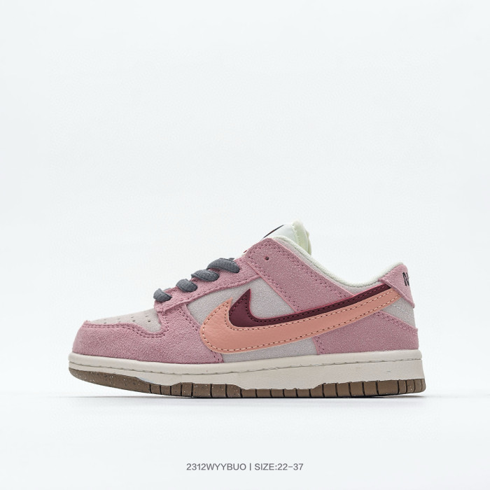 Nike SB Dunk Low Kids Low-Top Sneakers Christmas Double Hook Suede Retro White Red