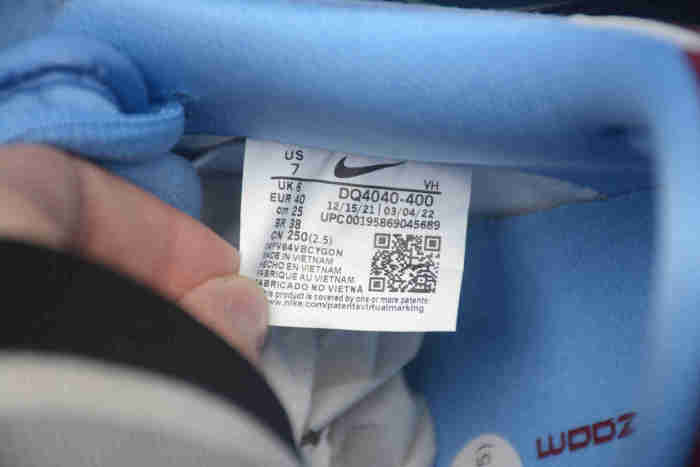 SB Dunk Low Philadelphia Phillies - DQ4040-400