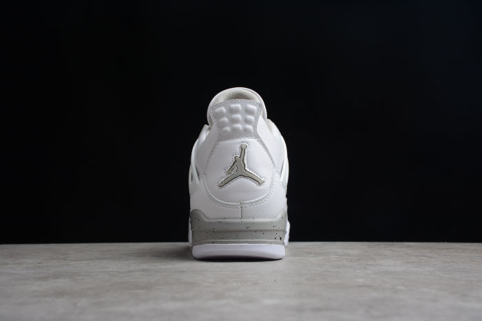 Air Jordan 4 Retro “Tech White” CT8527-100