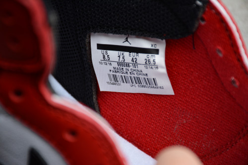 Air Jordan 1 Retro Hi OG Chicago 555088-101