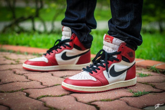 Air Jordan 1 Retro Hi OG Chicago 555088-101