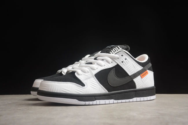 SB X Tightbooth Dunk Low (FD2629-100)