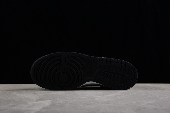 SB Dunk Low Crown Graffiti Sports DD3696-255