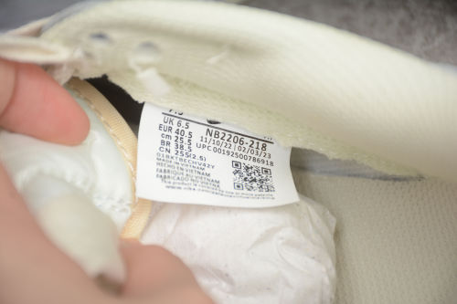 SB Dunk Low “Gray and White Paper Plane” NB2206 218