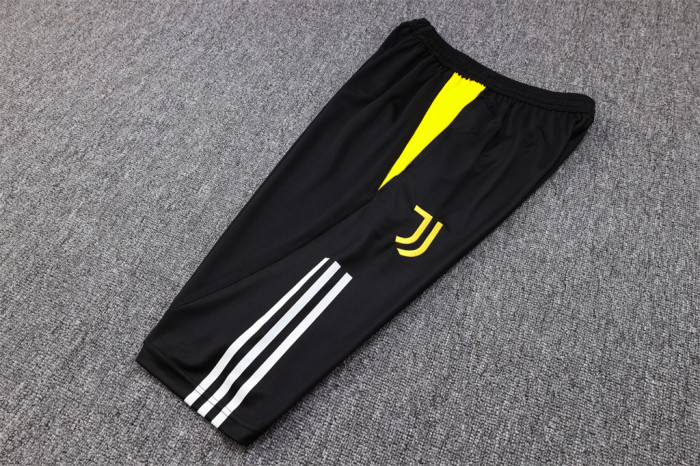 Juventus Training Jersey 23/24