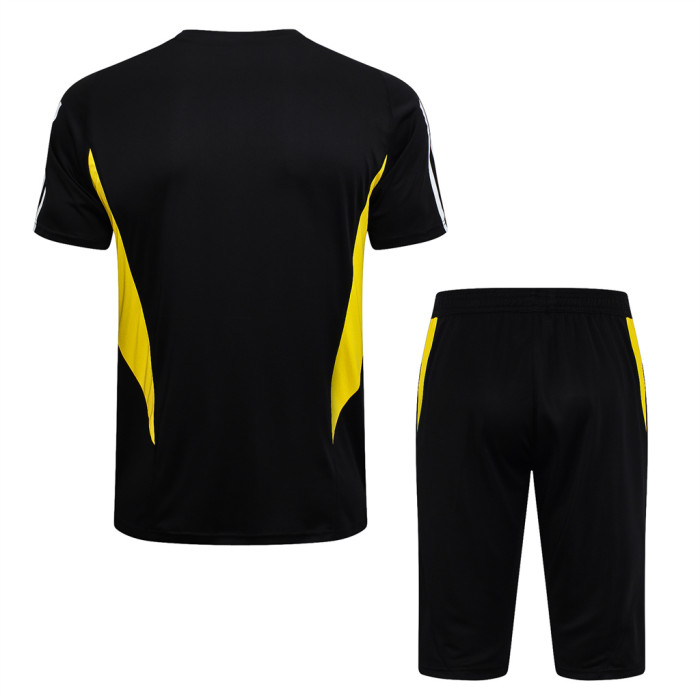 Juventus Training Jersey 23/24