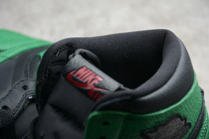 Air Jordan 1 Retro High OG Pine Green White Black Gym Red 555088-030