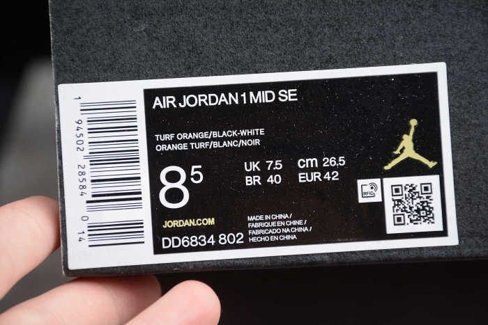 Air Jordan 1 Mid SE `Turf Orange` DD6834-802