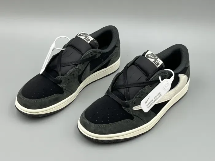 Travis Scott x Air Jordan 1 Black Beige