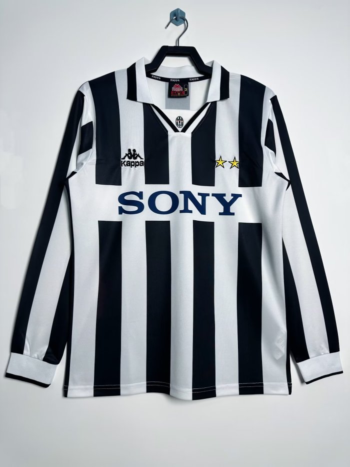 Juventus Home Retro Long Sleeve Jersey 95/97