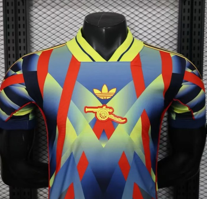 Arsenal Lifestyle Retro Player Jersey 25/26