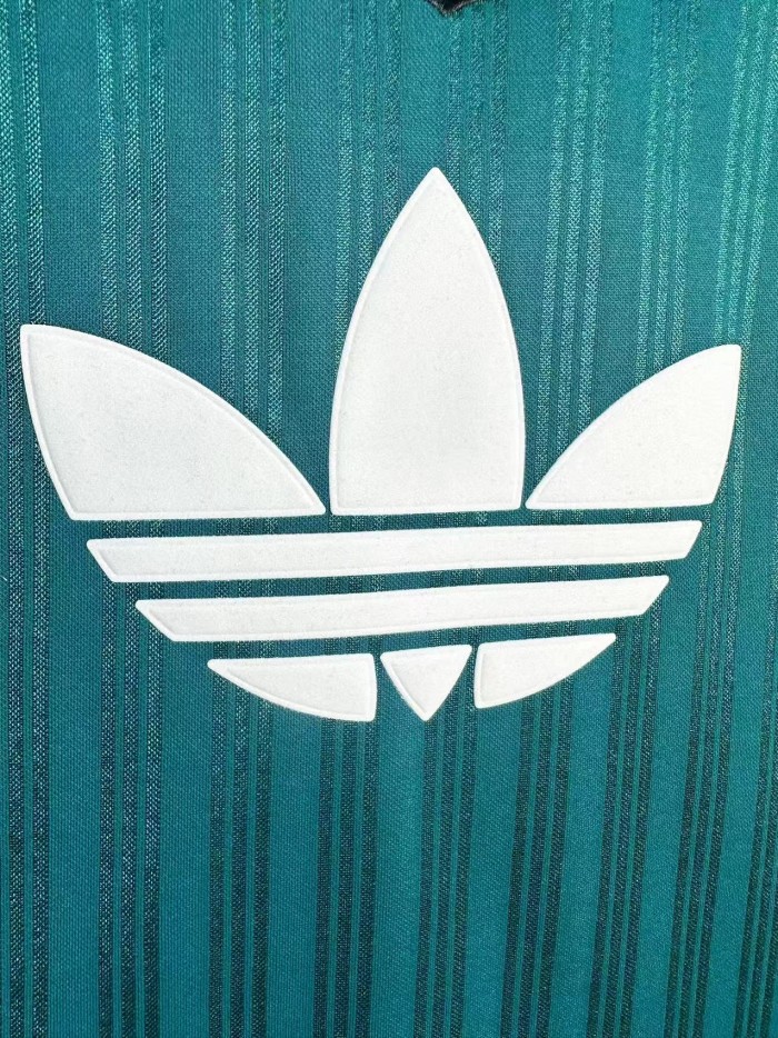 Liverpool 95-96 Special Edition Jersey