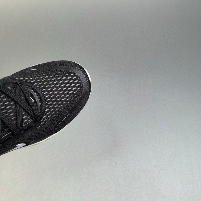 Nike Vomero 18  Men's Road Running Shoes