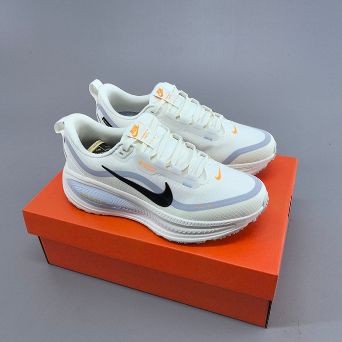 Nike Vomero 18 GTX Men's Road Running Shoes