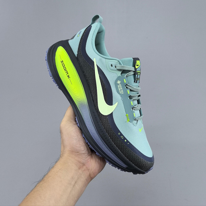 Nike Vomero 18 GTX Men's Road Running Shoes
