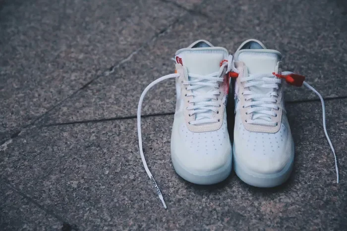 Off White x Air Force 1 Virgil Low White with Zip-Tie A04606-100