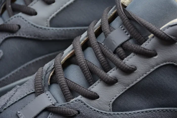 Yeezy Boost 700 Magnet FV9922