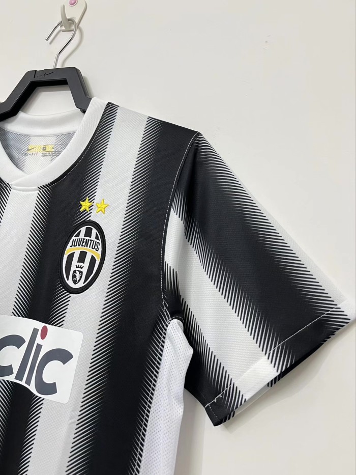 Juventus Home Retro Jersey 2011/12
