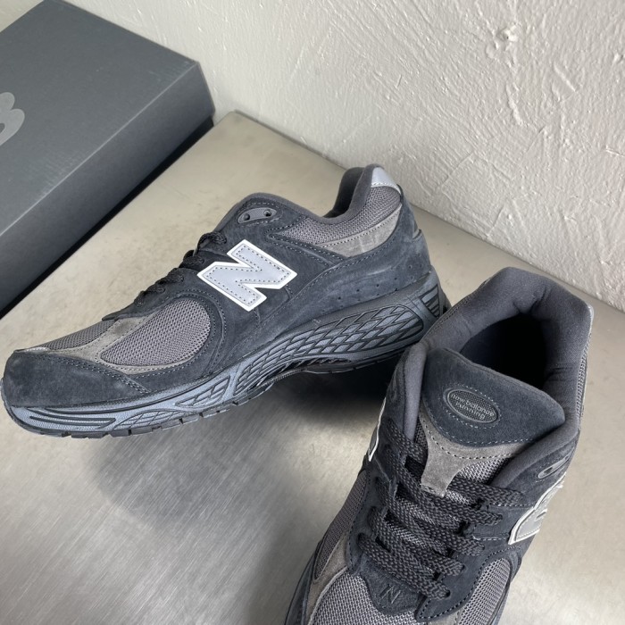 New Balance 2002R Black Grey - M2002RBV