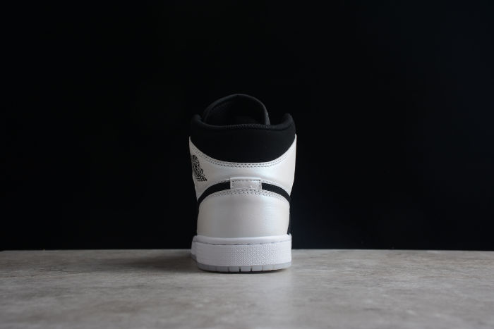 Air Jordan 1 Mid SE GS Diamond
