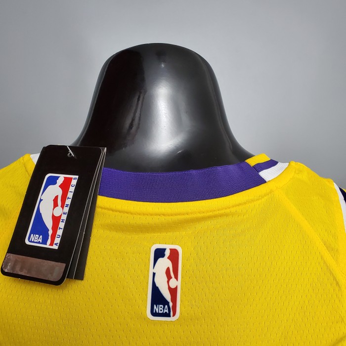 LeBron James Los Angeles Lakers 2020/21 Swingman Jersey Yellow